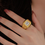 Astor Ring-Uhr